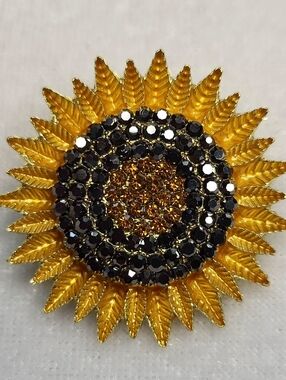 New Vintage-inspired Rhinestone Sunflower Brooch / Pin